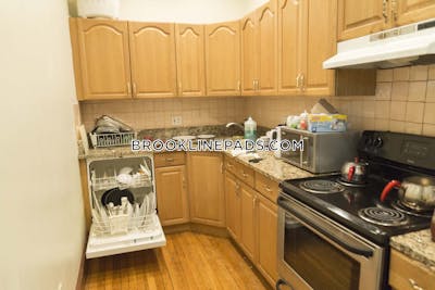 Brookline 3 Beds 2 Baths  Boston University - $4,150