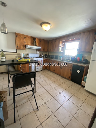 Medford 5 Beds 2 Baths  Tufts - $5,500