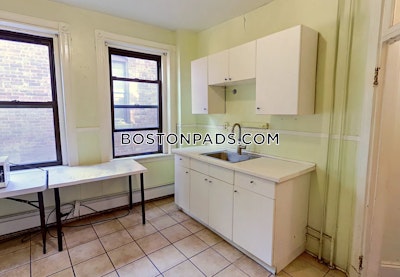 Brighton 3 Beds 1 Bath Boston - $3,500