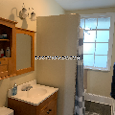 Mission Hill Do you have a large group and need an accommodation of an 11 bedroom house with 4.5 Bathrooms Boston - $17,600